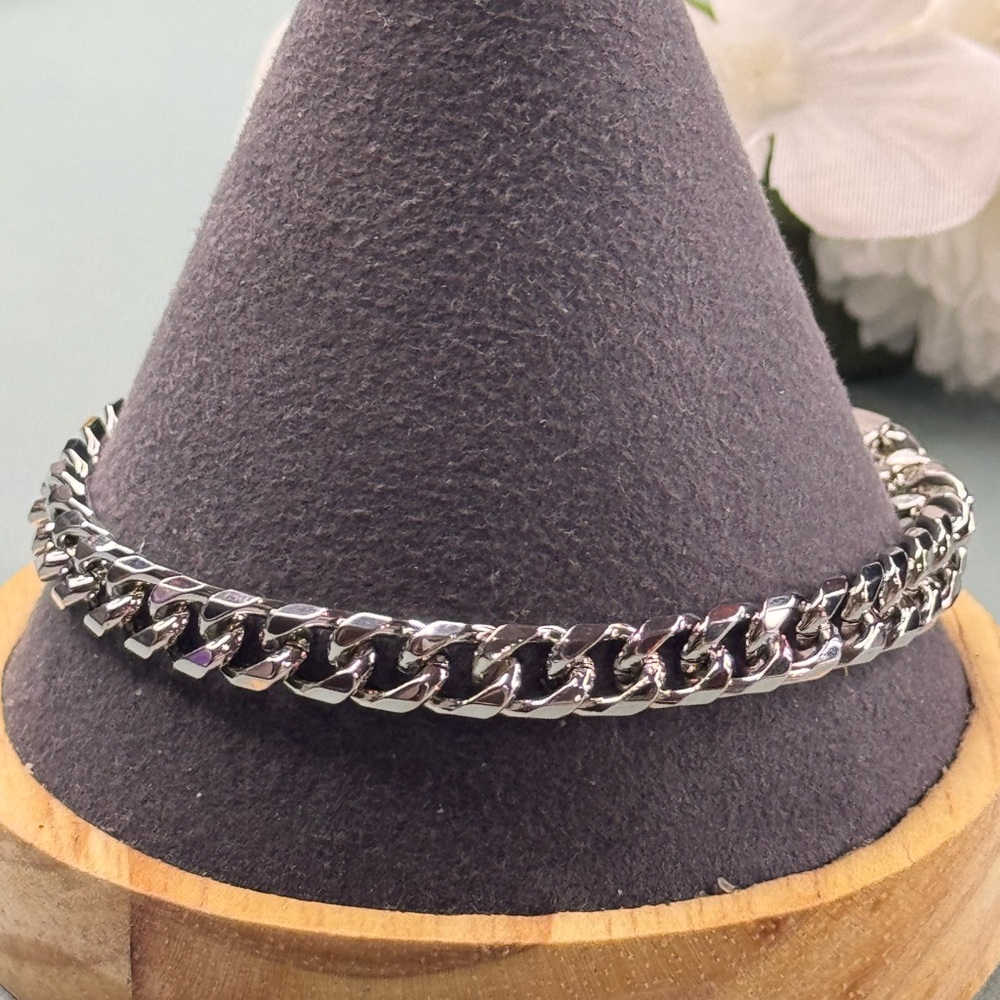 Express Silver Chain Bracelet 8 inch